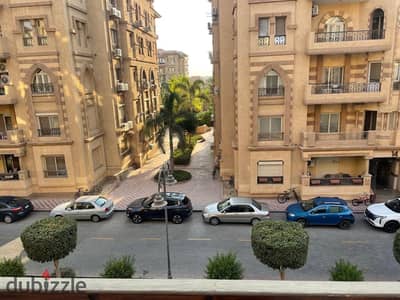 شقة للإيجار الترا سوبر لوكس بكمبوند حياتي ريزيدنس التجمع الأول بالقاهرة الجديدة