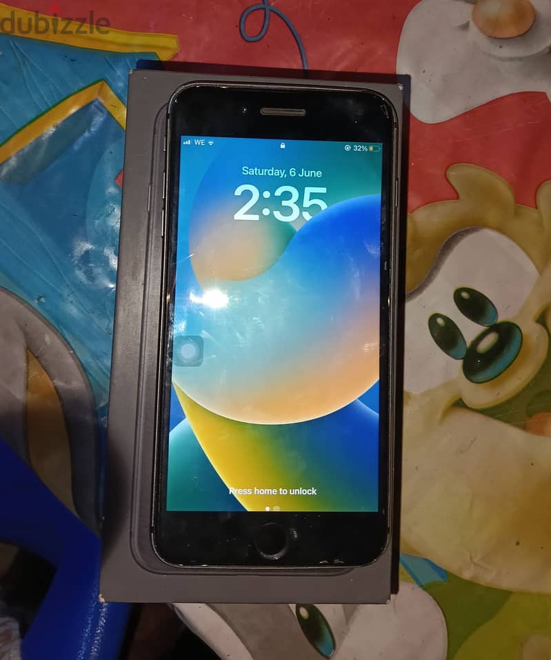 Apple - iPhone 8 Plus 1