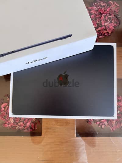 لابتوب ماك بوك - MacBook Air M3 - 16GB RAM - 256GB SSD | كسر زيرو