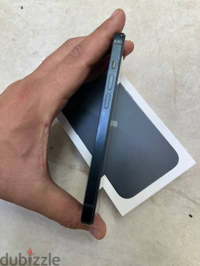 Iphone 13 256g b 100% معاه العلبه