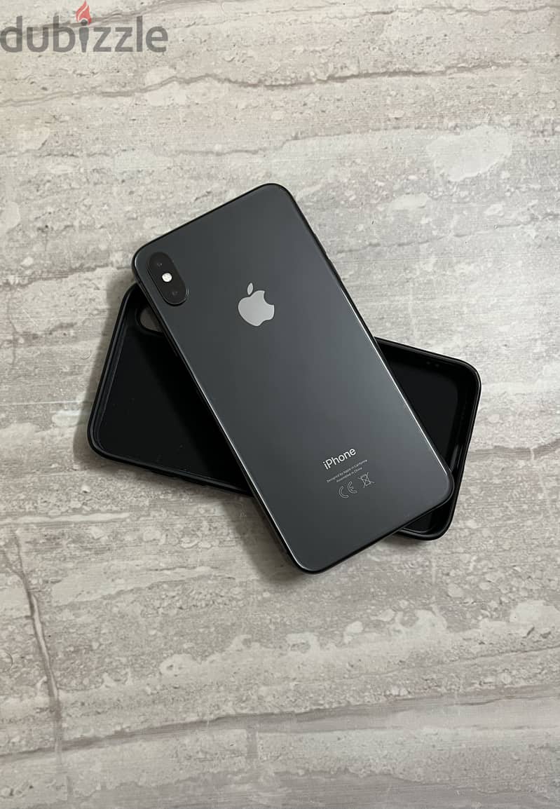 Apple - iPhone XS Max 3