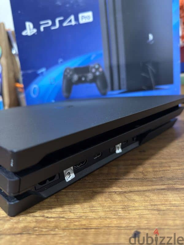 PS4 Pro + 7 Games 3