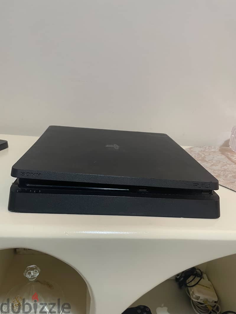 Playstation 4 slim 1T 5