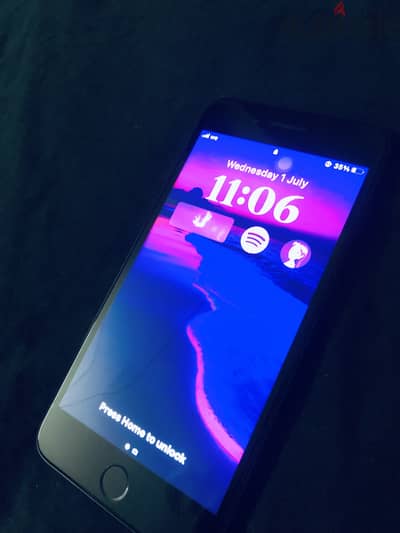آبل - آيفون 8 بلس