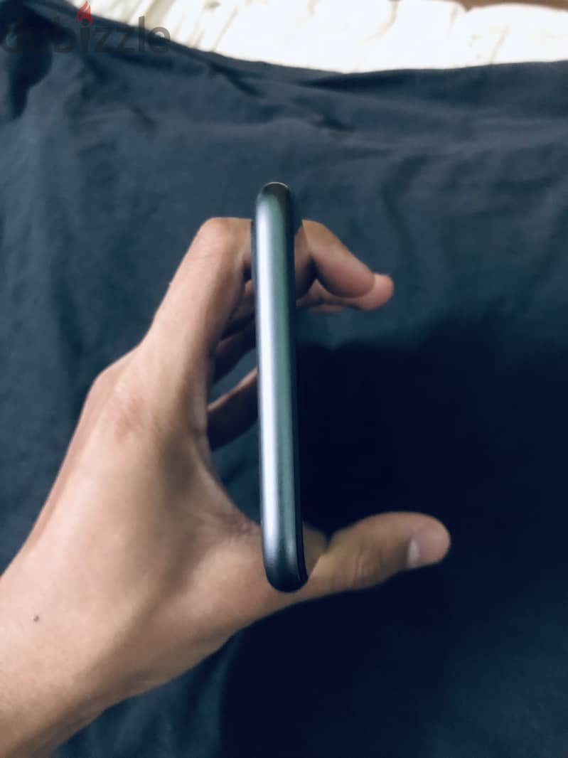 آبل - آيفون 8 بلس 5