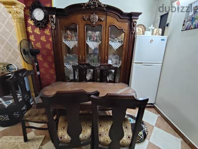للبيع نيش وسفره بعدد ٦ كراسى
