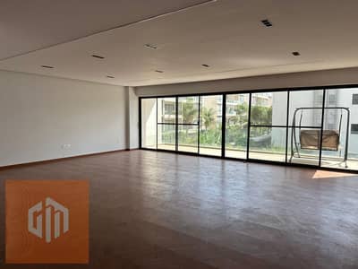 Spacious 234 sqm Apartment | Lake View