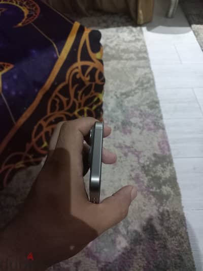 آبل - آيفون 15 برو
