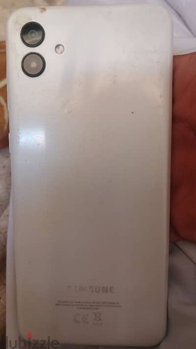 سامسونح A04 مشكلته ان الشاشه بس فيها كسور