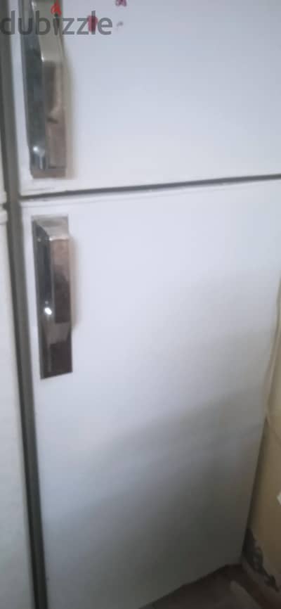 تلاجه كريزي بدون صيانه 12  واتنين باب