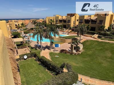 بأقل من سعر السوق بنتهاوس متشطب بالكامل بالفرش والأجهزة استلام فوري فيو بحر وحمام سباحة ريسيل في ماونتن فيو 1 العين السخنة Mountain View 1 Ain Sokhna