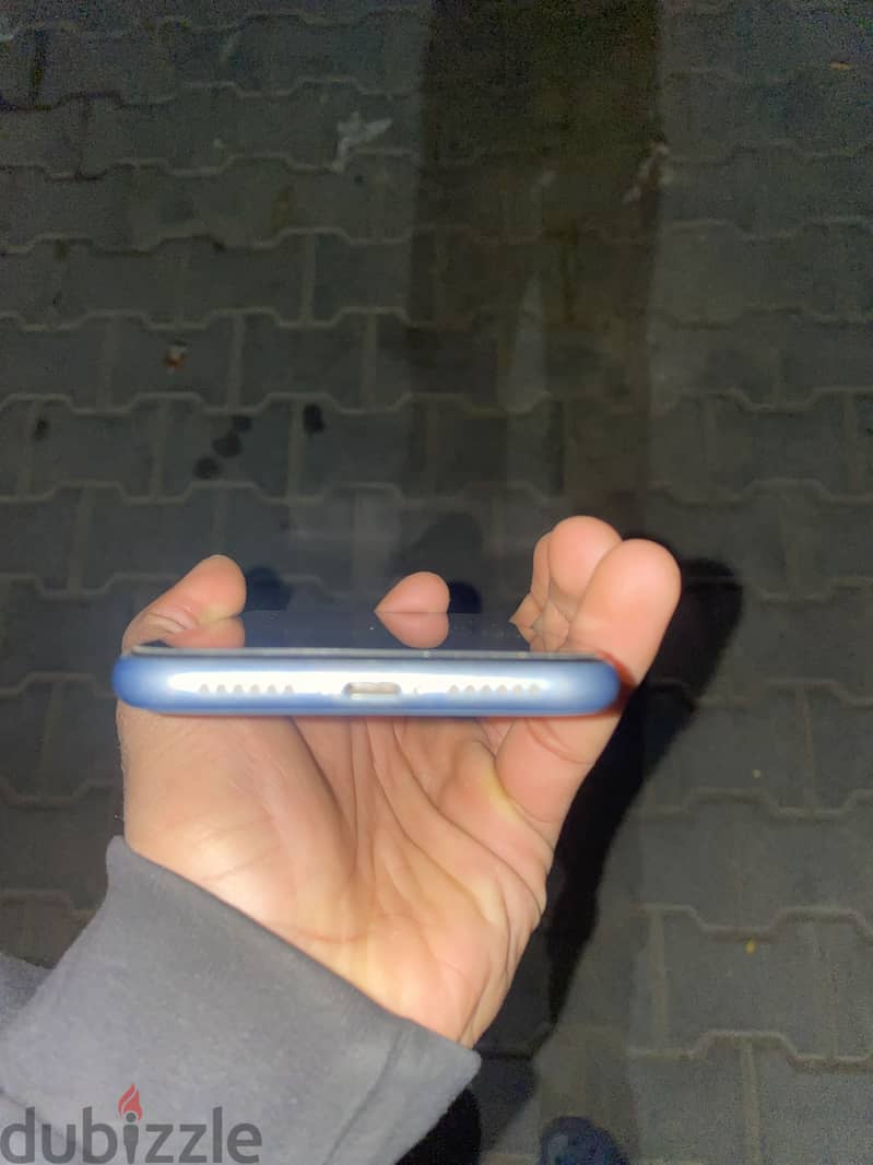 Apple - iPhone XR 1