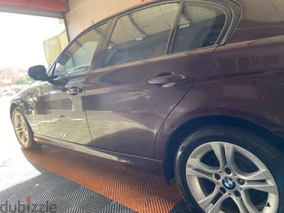 بي ام دبليو 320i 2012