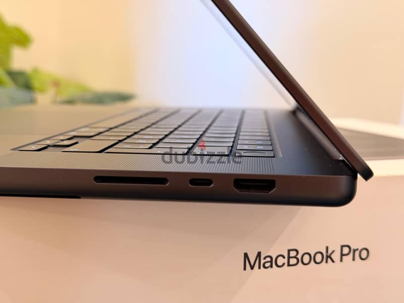 MACBOOK  M3 MAX 16-inch 3