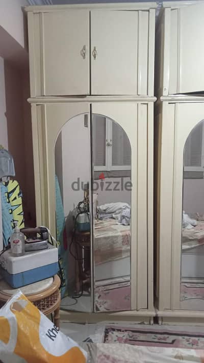 دولاب ملابس بلاكار