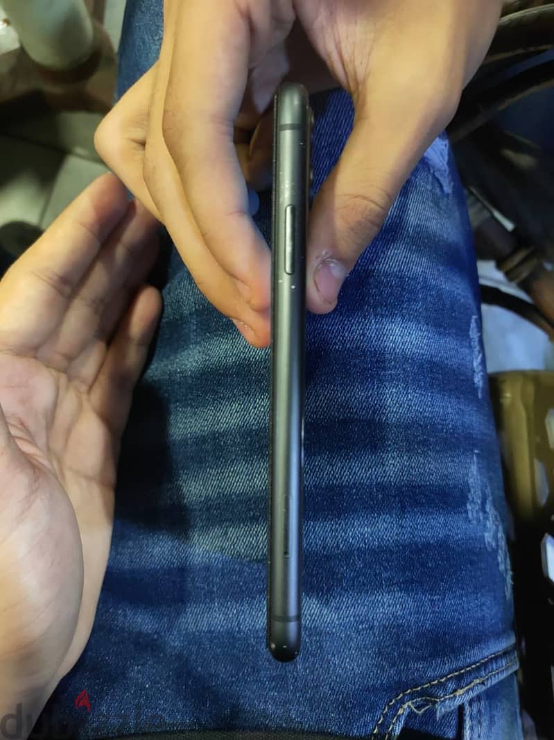 Apple - iPhone 11 3