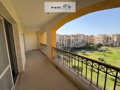 شقه للايجار في مدينتي 211م نموذج 400 في ال B3 فيو وايدجاردن لقطه