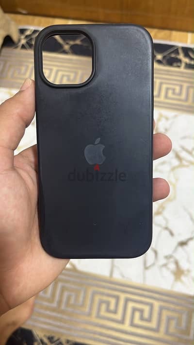 جراب ايفون ١٣ سيليكون اسود بحاله جيده
