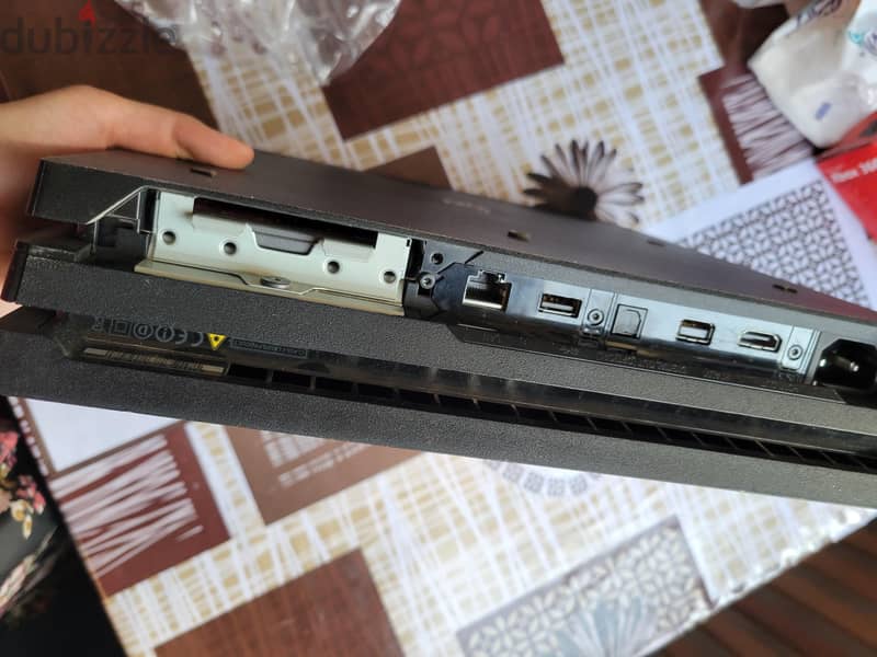 PS4 Pro 4