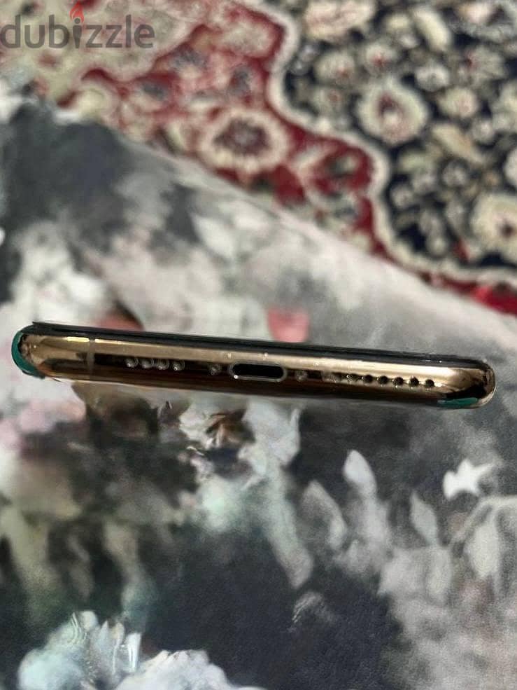 Apple - iPhone XS Max 4