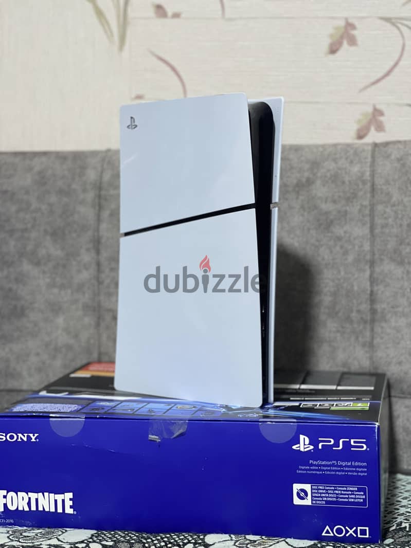 PS5 slim degeital like new 2