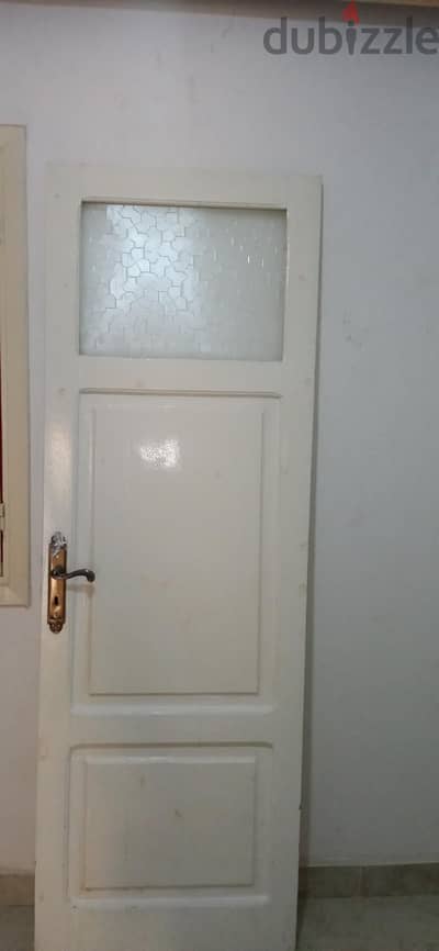 باب خشبي بحاله ممتازه 01200418579