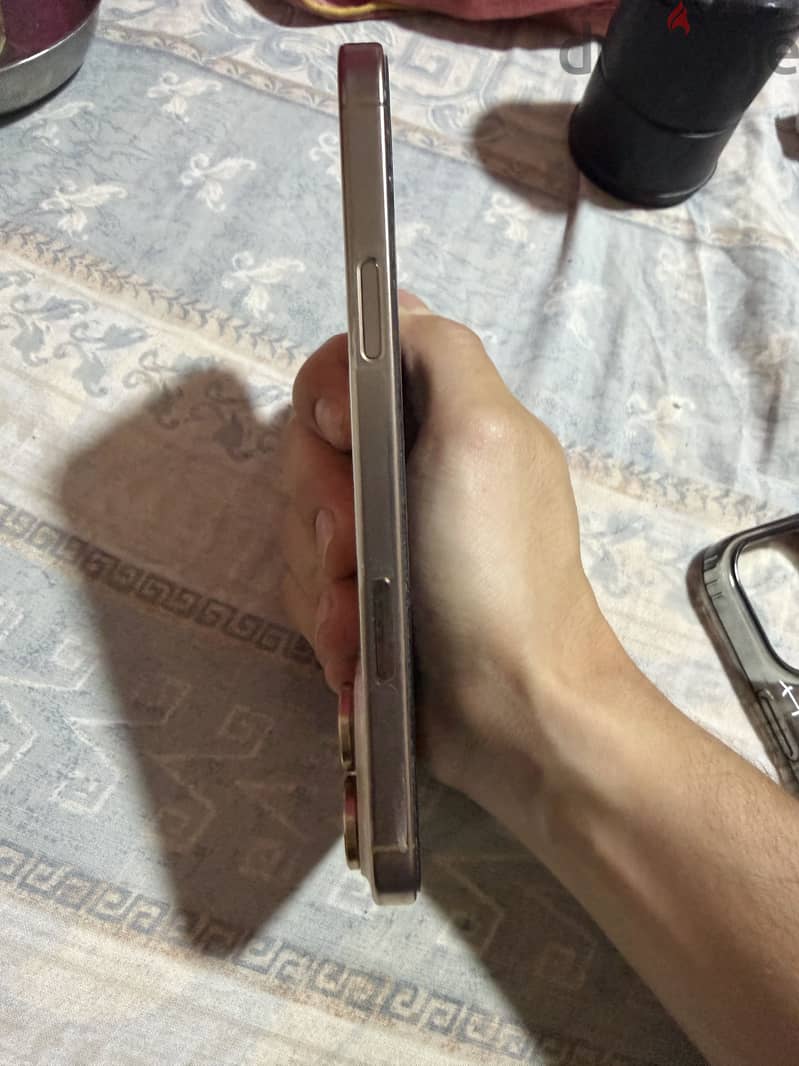 Apple - iPhone 16 Pro Max 4