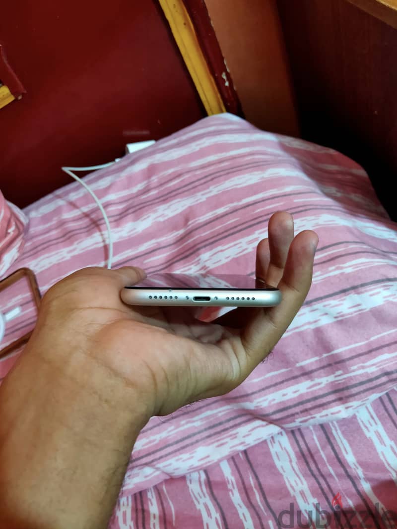 Apple - iPhone 11 5