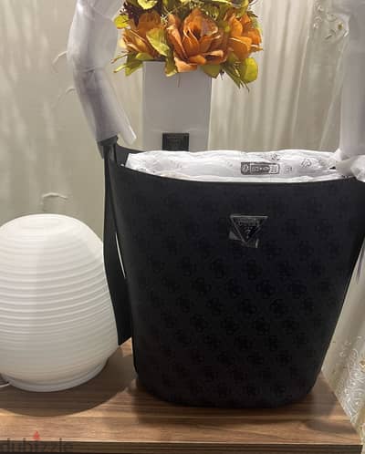 New original meridian II BUCKET GUESS shoulder bag
