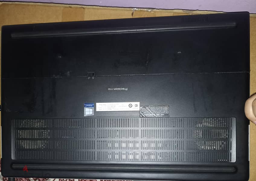 ​Dell Precision 7740 - Core i7 9th - RTX 5000 16GB 5
