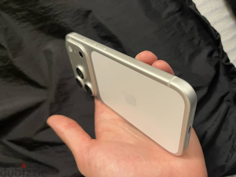 Apple - iPhone 17 Pro 4