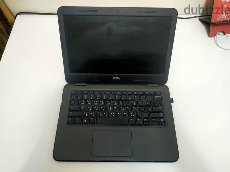 DELL latitude 3300 1