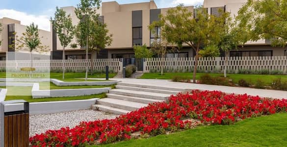 فيلا للبيع بسعر الكاش   في كمبوند البروج بفيو مباشر علي لاند سكيب  في مدينة الشروق معاها جاردن خاصة بمساحة كبيرة