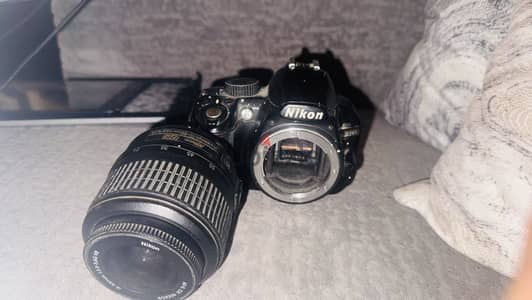 كاميرا نيكون d3100