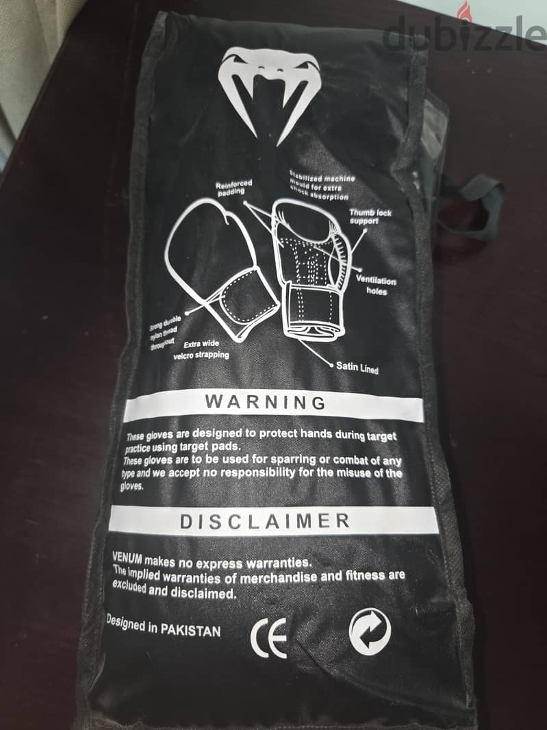 Venom Boxing Gloves 10 oz 3