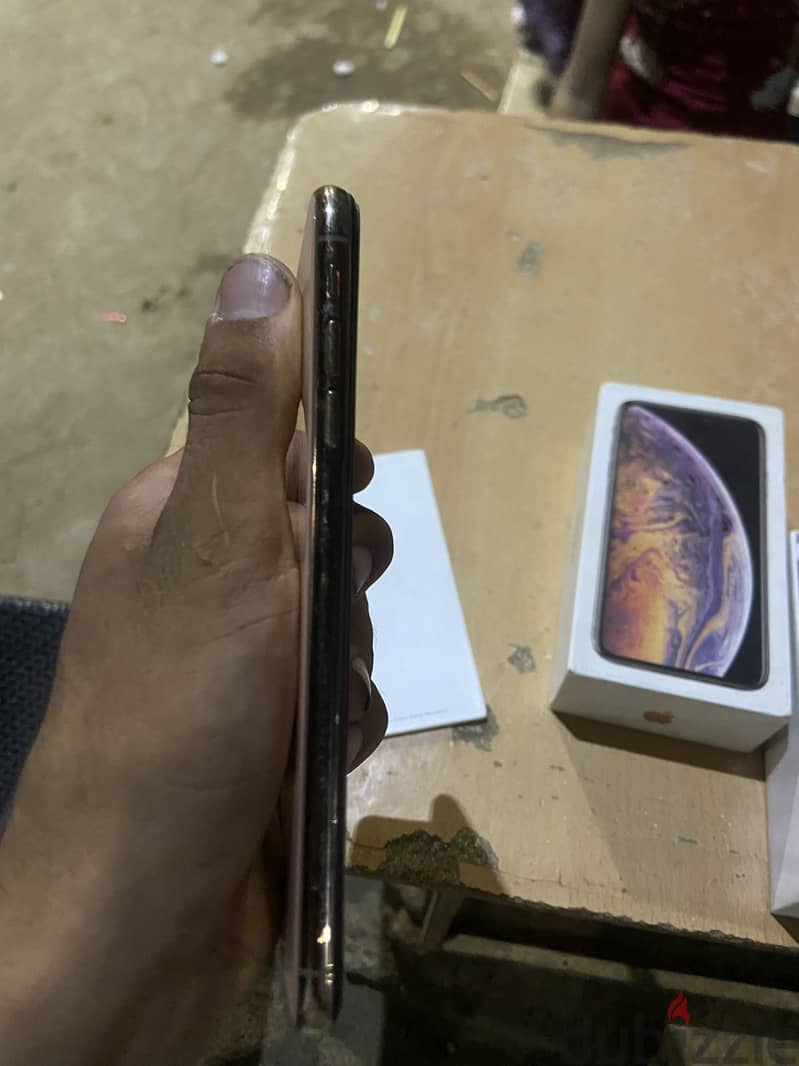 Apple - iPhone XS Max 3