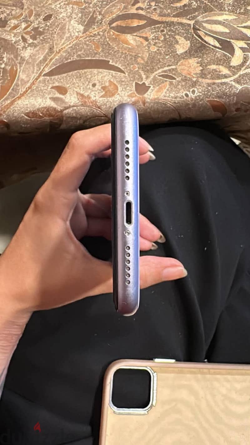 Apple - iPhone 11 5