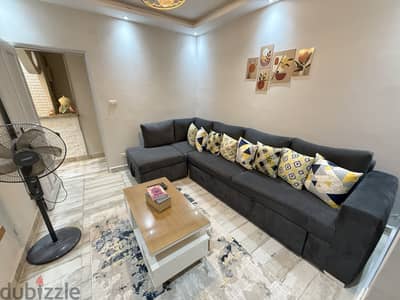 ركنة مودرن L-Shape مقاس كبير 168×310 سم – استعمال خفيف – حالة ممتازة