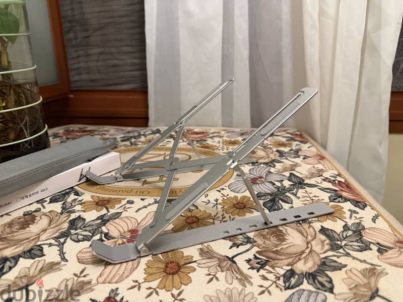 Metal stand for laptops 2