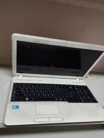 لاب  توب TOSHIBA كور I3 رمات 8 جيجا شاشة 15.6 انش هارد 320 جيجا