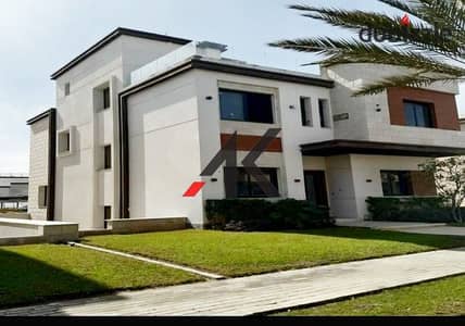 Installment Town Middle villa For Sale in Azzar Infinity– New Cairo