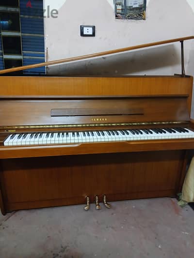 بيانو ياماها (Yamaha Upright Piano) ياباني أصلي للبيع