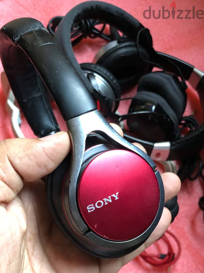 Headphones V-MODA SONY BOSE NUMARK 2