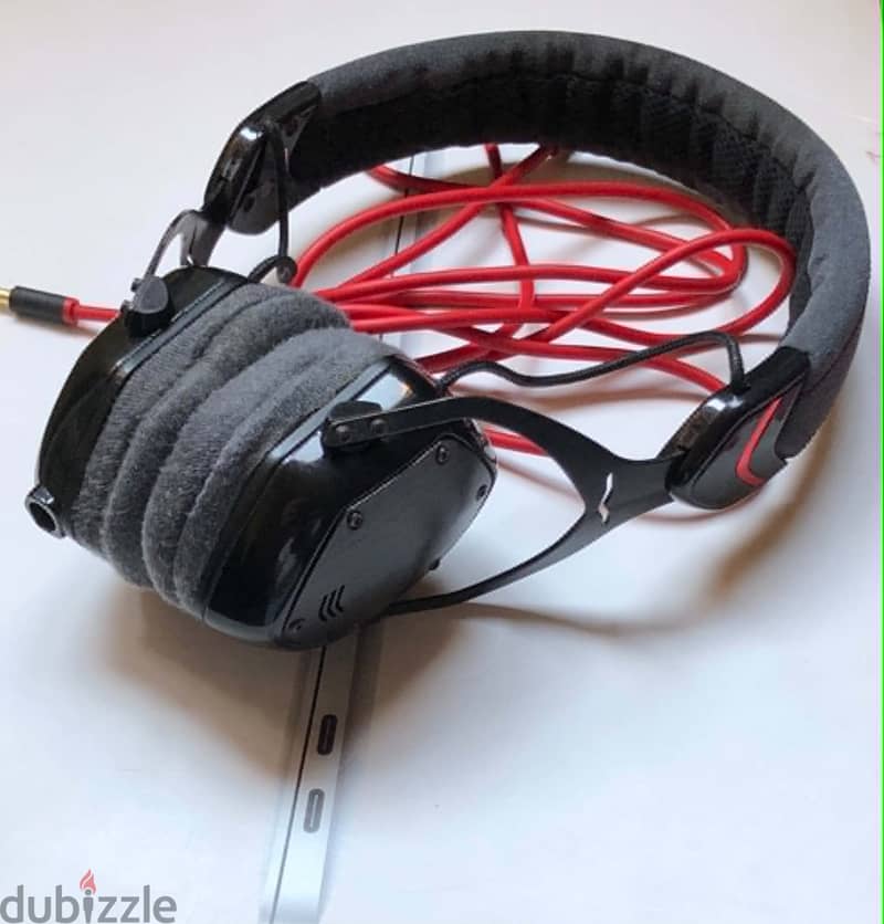 Headphones V-MODA SONY BOSE NUMARK 8