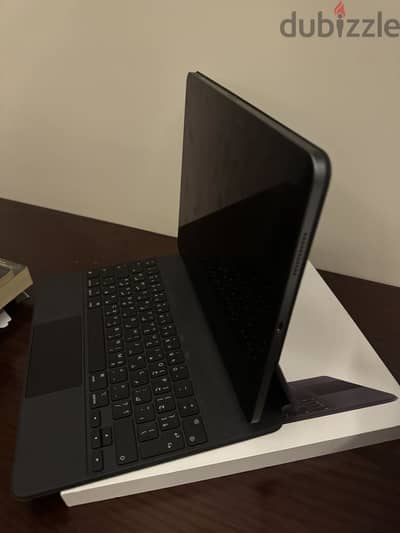 iPad Pro 12.9-inch 5th generation(M1) wifi with magic keyboard