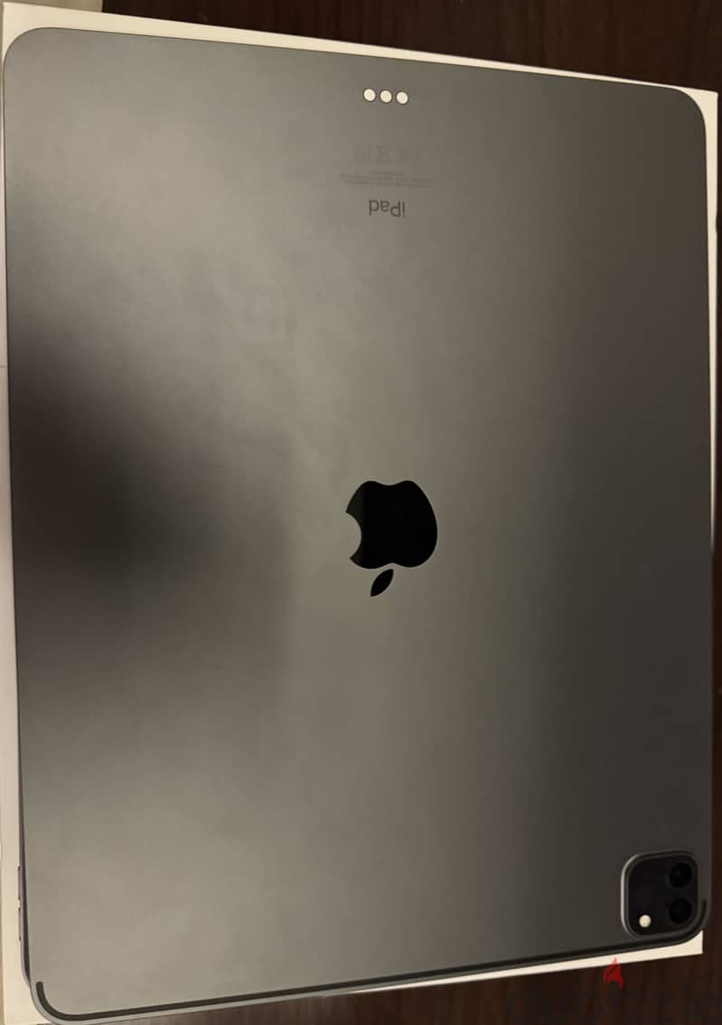 iPad Pro 12.9-inch 5th generation(M1) wifi with magic keyboard 6