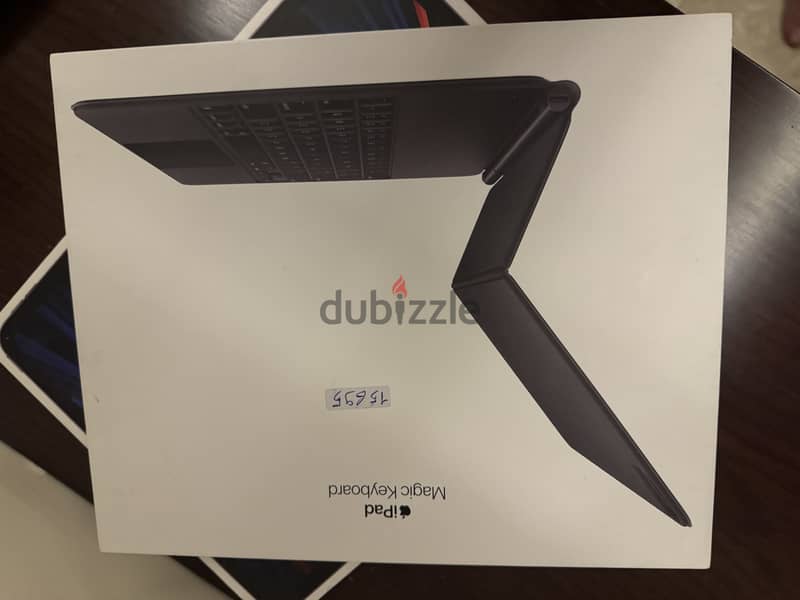 iPad Pro 12.9-inch 5th generation(M1) wifi with magic keyboard 8