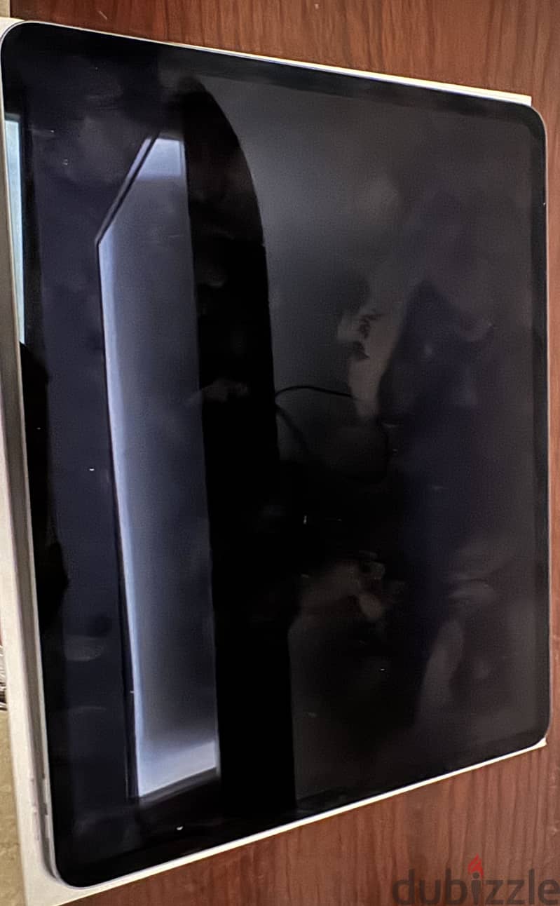 iPad Pro 12.9-inch 5th generation(M1) wifi with magic keyboard 9