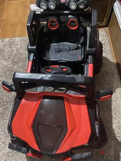 عربية أطفال كهربائية بحالة ممتازة