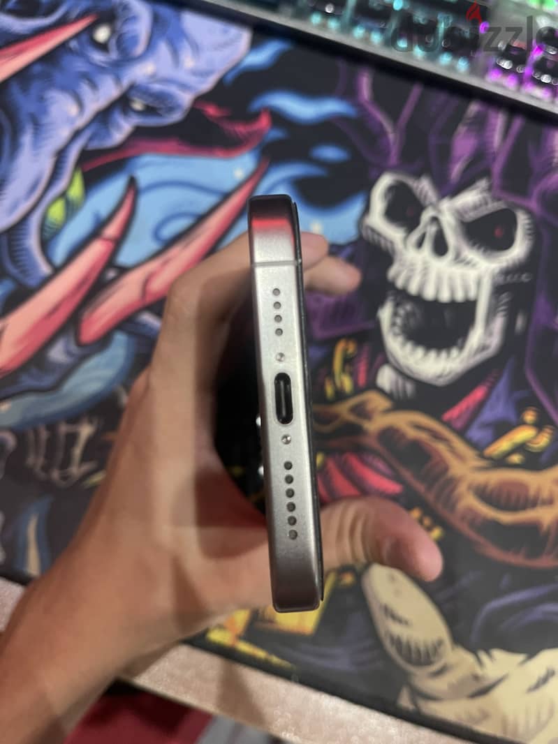 iPhone 15 Pro Max 2